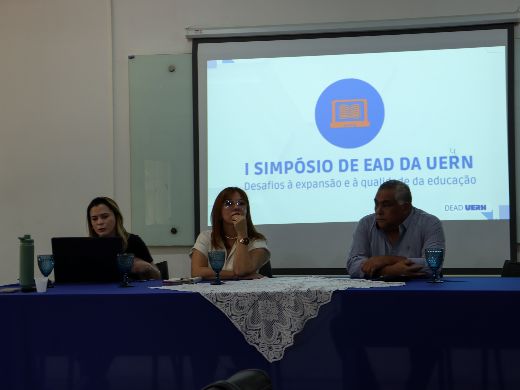 Mesa redonda (1)